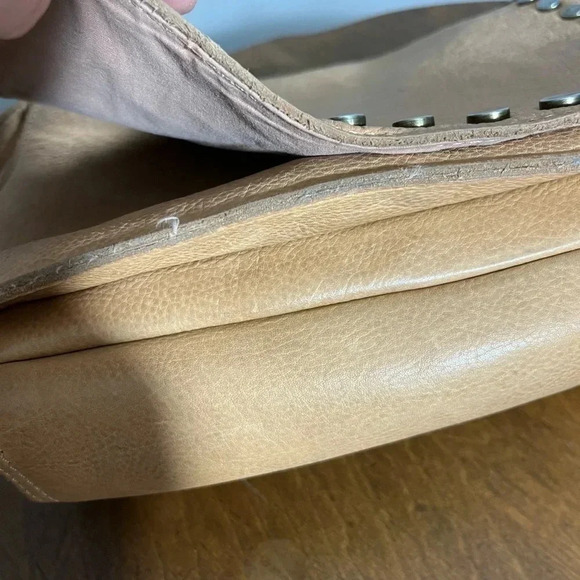Anthropologie Mo and Co. light brown pebbled leather messenger/Crossbody bag - Picture 5 of 11